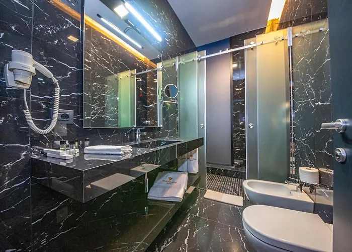 Black Diamond 4* 地拉那