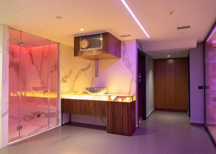 Black Diamond 4* 地拉那