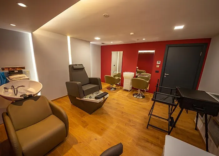 酒店 Black Diamond 地拉那