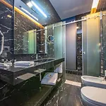 Black Diamond 4* טיראנה