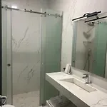 Black Diamond מלון