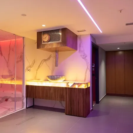 Black Diamond 4* Tirana